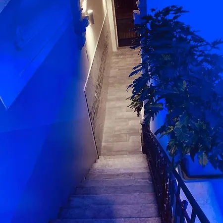 Zu Pippo's House Katánie