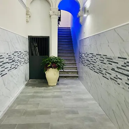 Zu Pippo's House * Katánie